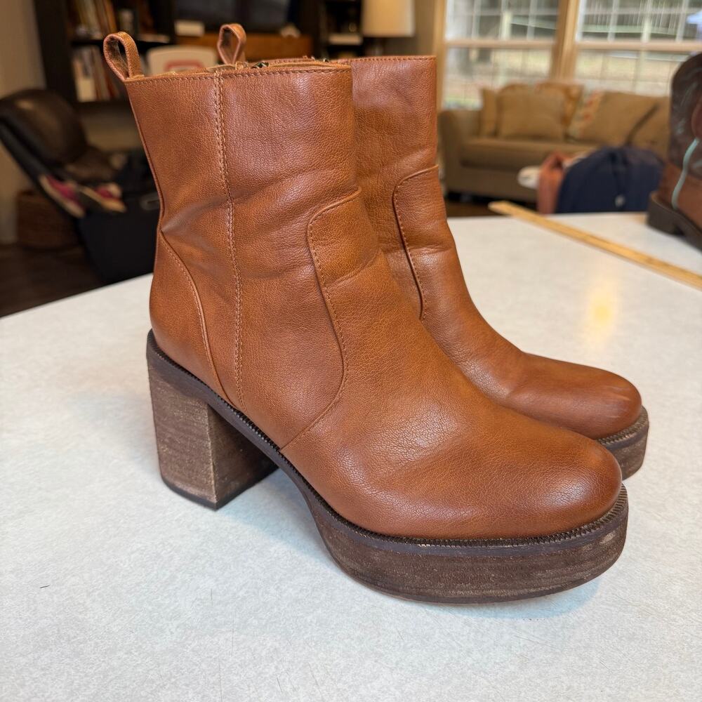Zodiac “Antonia” Platform Ankle Boots size 8